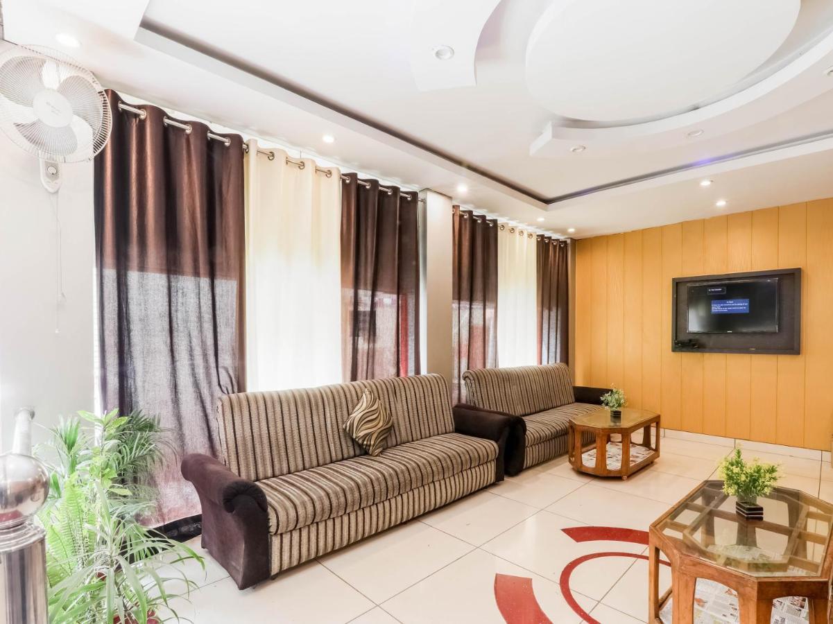 Oyo 79765 Hotel Samrat Lucknow Esterno foto